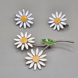 Daisy Flower Brooch and Earring Set